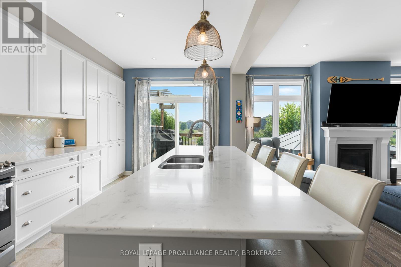 












1036 WOODHAVEN DRIVE

,
Kingston (City Northwest),




Ontario
K7P0H7

