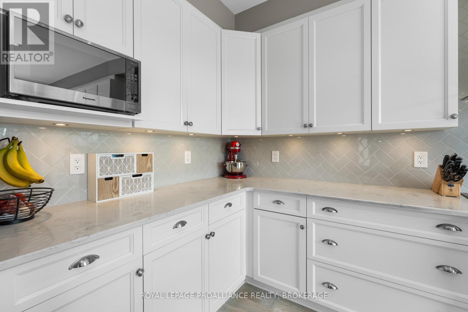 












1036 WOODHAVEN DRIVE

,
Kingston (City Northwest),




Ontario
K7P0H7

