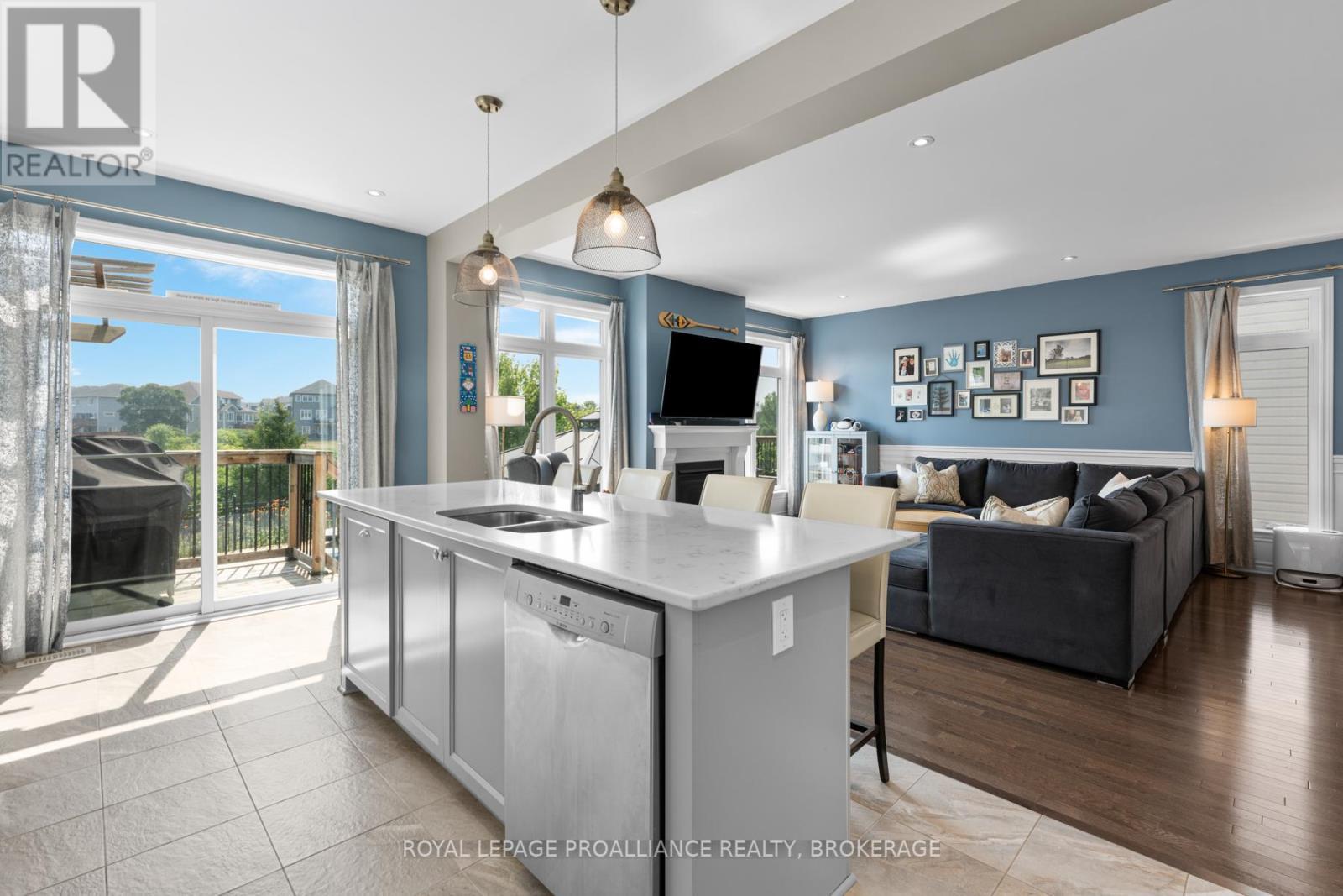 












1036 WOODHAVEN DRIVE

,
Kingston (City Northwest),




Ontario
K7P0H7


