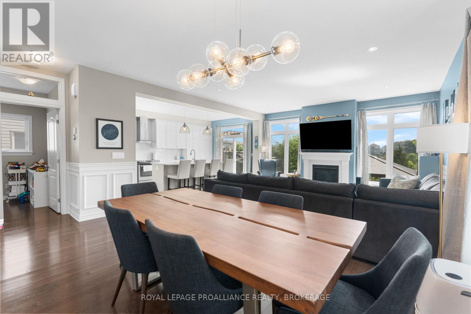 












1036 WOODHAVEN DRIVE

,
Kingston (City Northwest),




Ontario
K7P0H7

