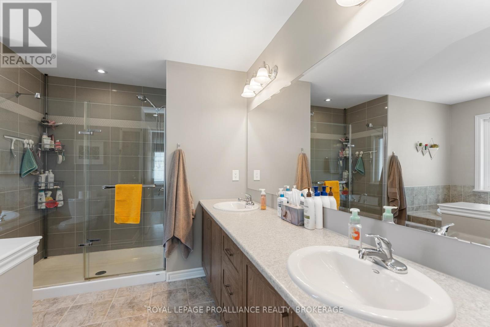 












1036 WOODHAVEN DRIVE

,
Kingston (City Northwest),




Ontario
K7P0H7

