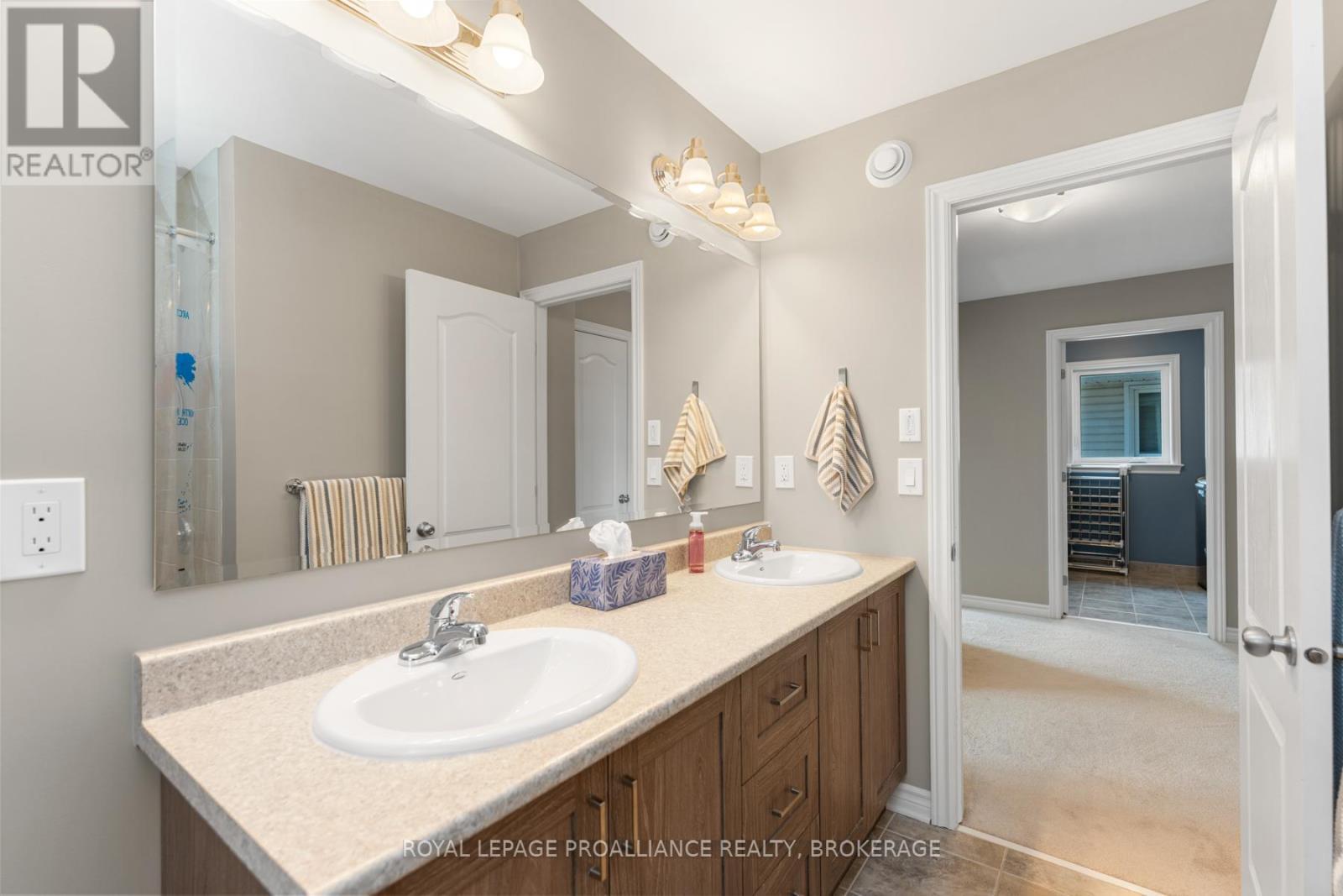 












1036 WOODHAVEN DRIVE

,
Kingston (City Northwest),




Ontario
K7P0H7

