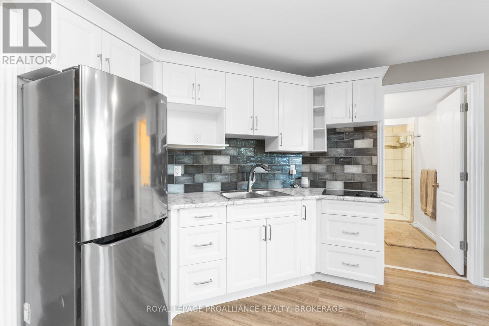 












1036 WOODHAVEN DRIVE

,
Kingston (City Northwest),




Ontario
K7P0H7

