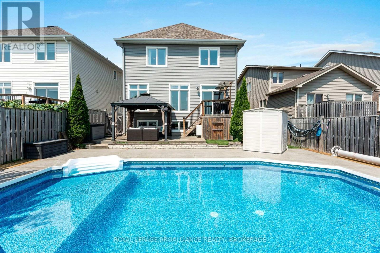 












1036 WOODHAVEN DRIVE

,
Kingston (City Northwest),




Ontario
K7P0H7

