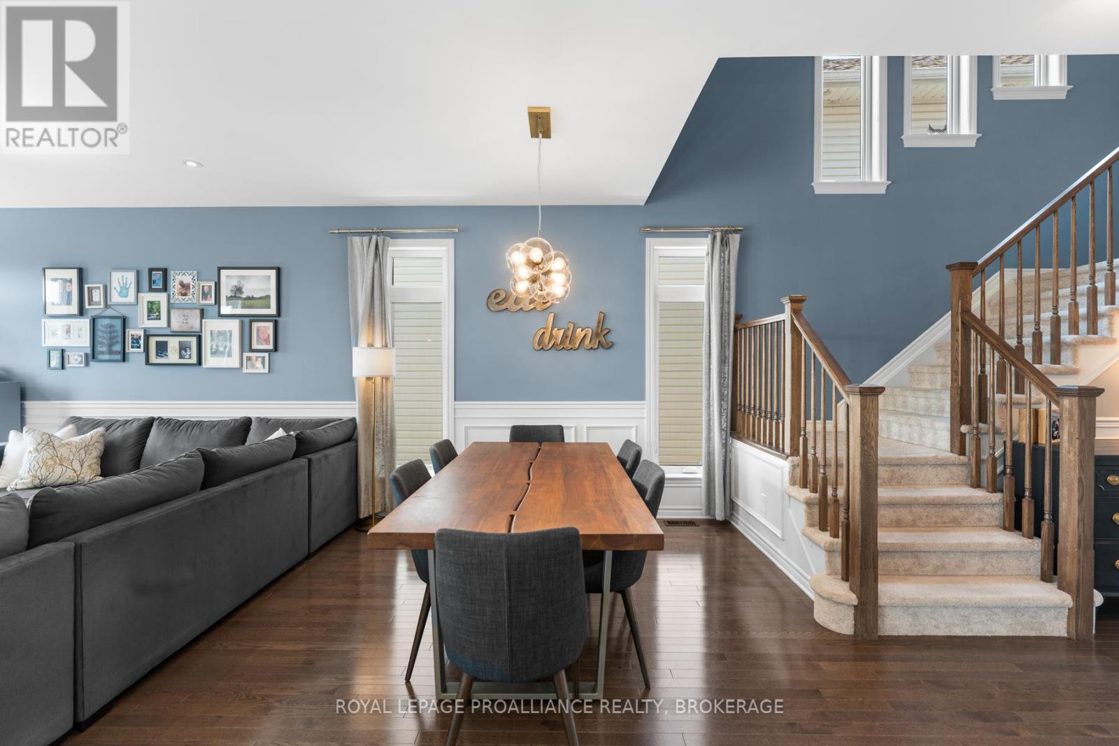 












1036 WOODHAVEN DRIVE

,
Kingston (City Northwest),




Ontario
K7P0H7

