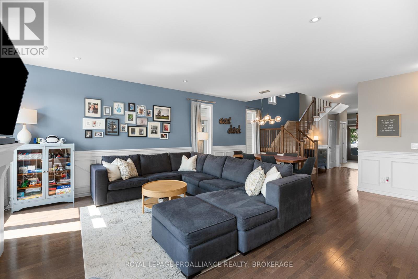 












1036 WOODHAVEN DRIVE

,
Kingston (City Northwest),




Ontario
K7P0H7

