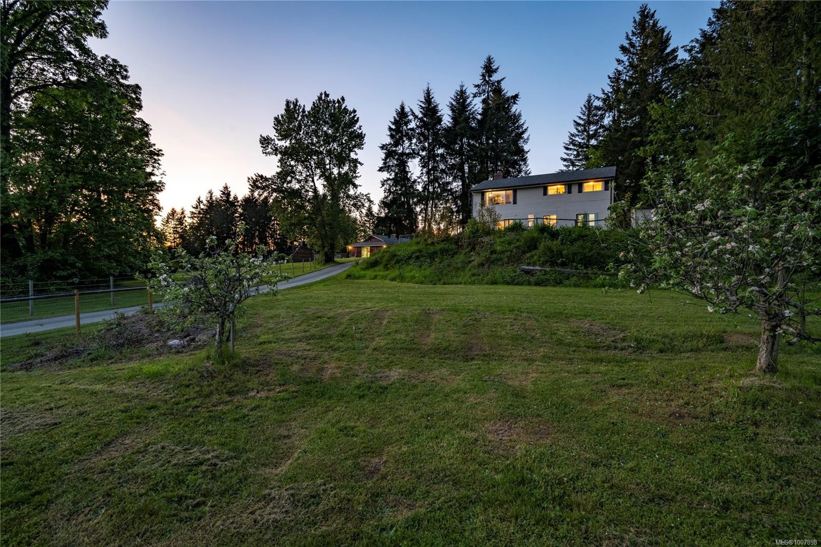 









2120


Huddington

Rd,
Nanaimo,




BC
V9X 1M1

