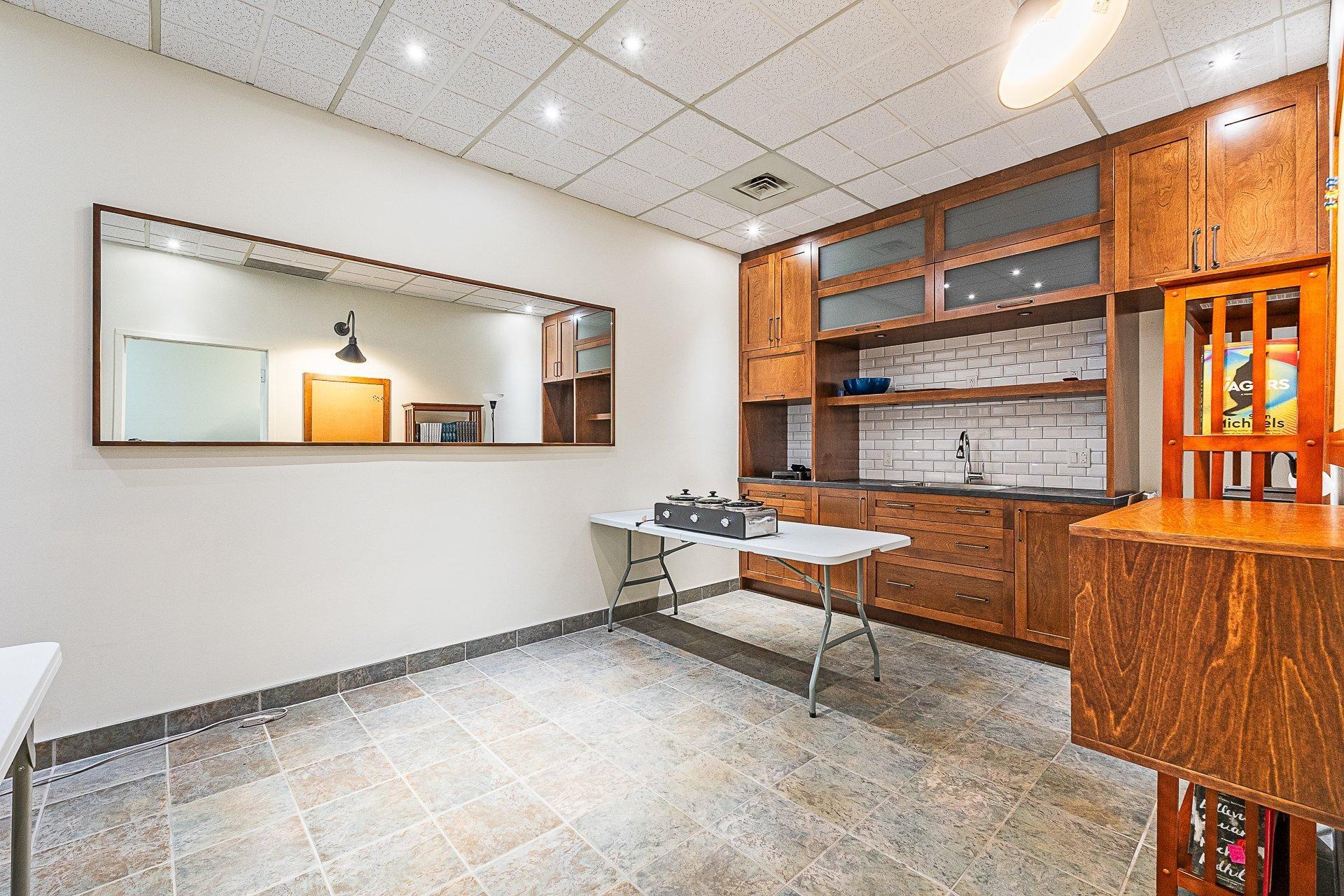 









495

 - 521


Rue du Sud

,
Cowansville,




QC
J2K2X9

