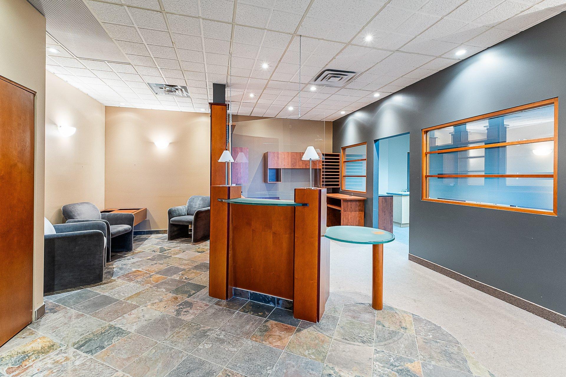 









495

 - 521


Rue du Sud

,
Cowansville,




QC
J2K2X9

