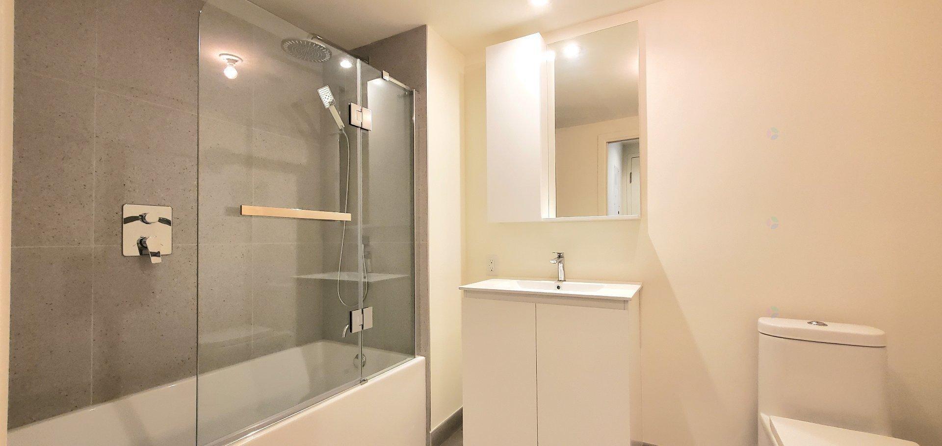 









360


Rue Mayor

, 1210,
Montréal (Ville-Marie),




QC
H3A0J4

