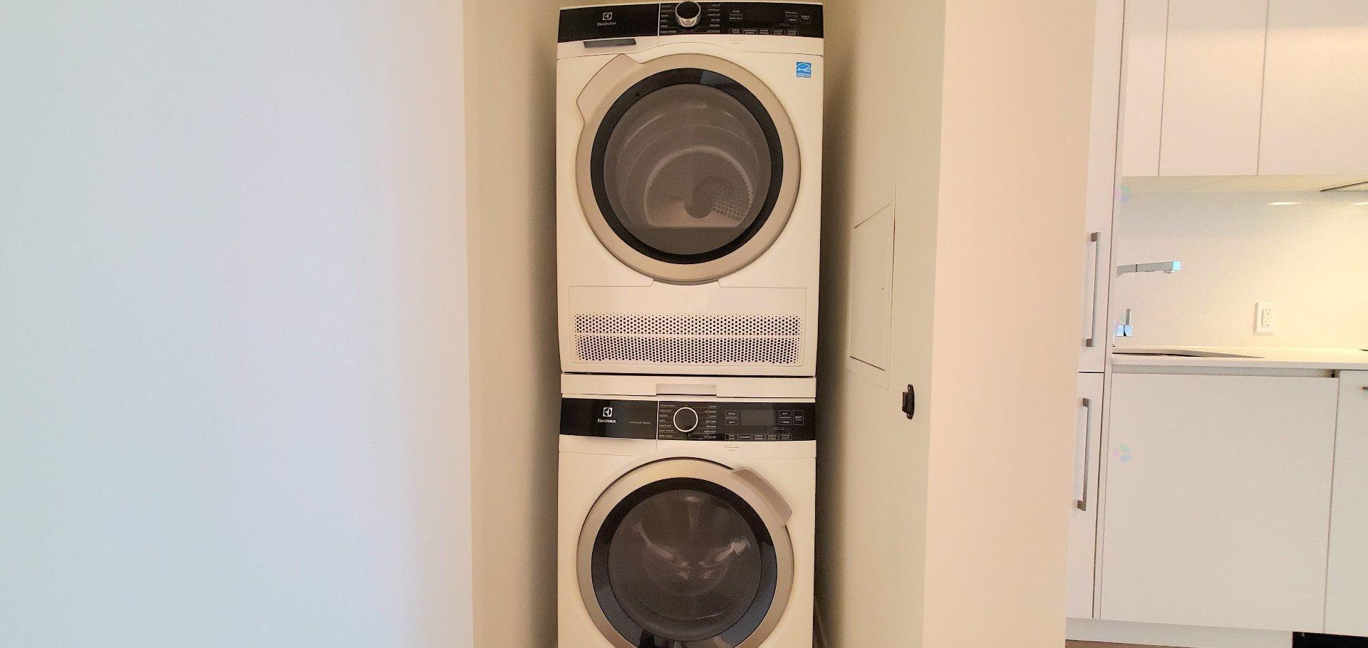 









360


Rue Mayor

, 1210,
Montréal (Ville-Marie),




QC
H3A0J4


