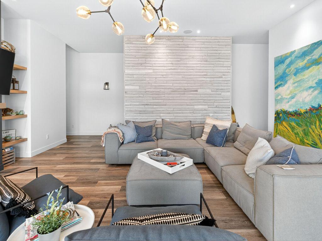 









9900


Eastside

Road, 20,
Vernon,




BC
V1H 1L6

