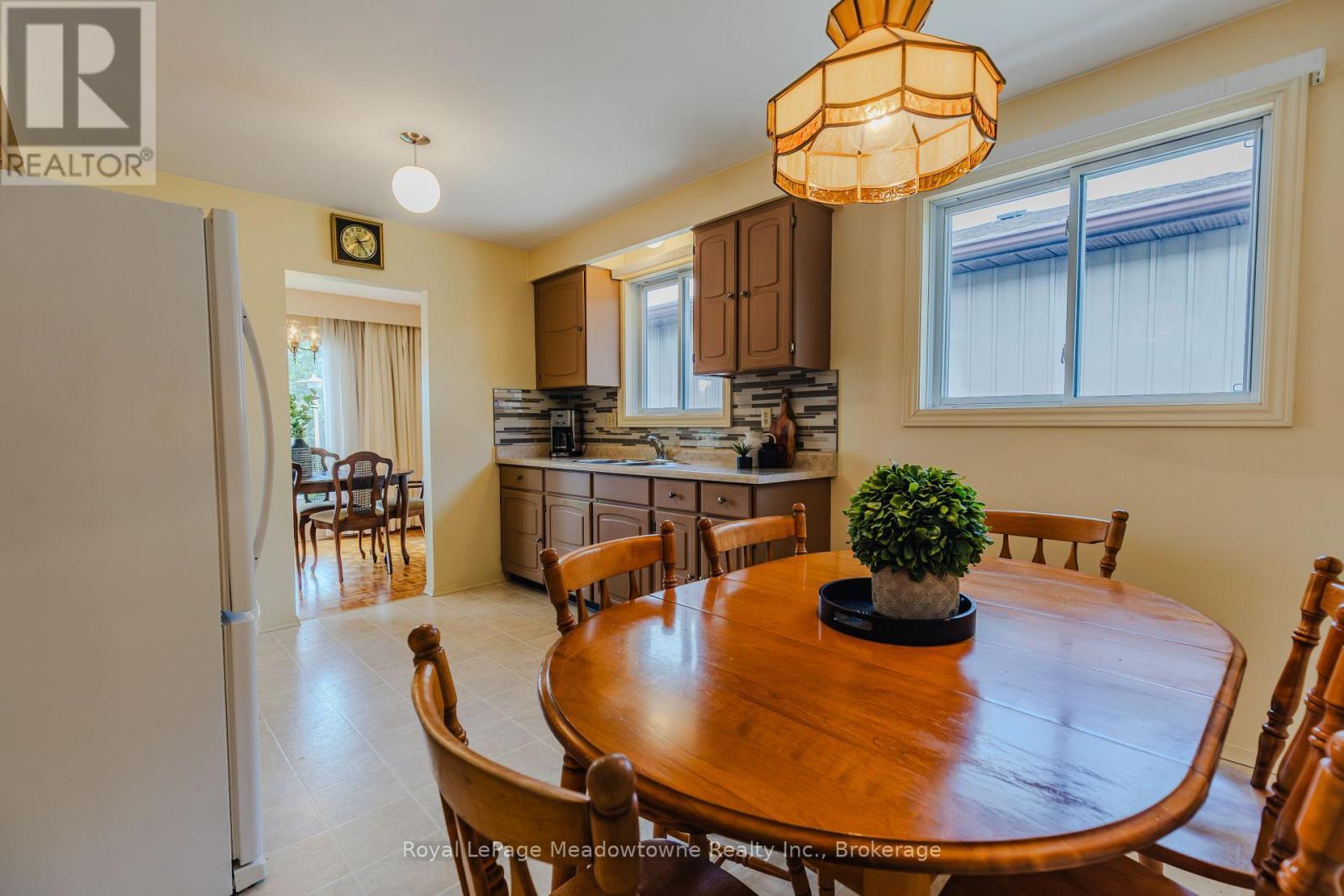 












840 CEDARBRAE AVENUE

,
Milton (DP Dorset Park),




Ontario
L9T3X1

