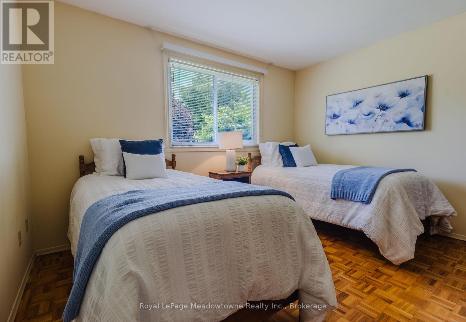 












840 CEDARBRAE AVENUE

,
Milton (DP Dorset Park),




Ontario
L9T3X1

