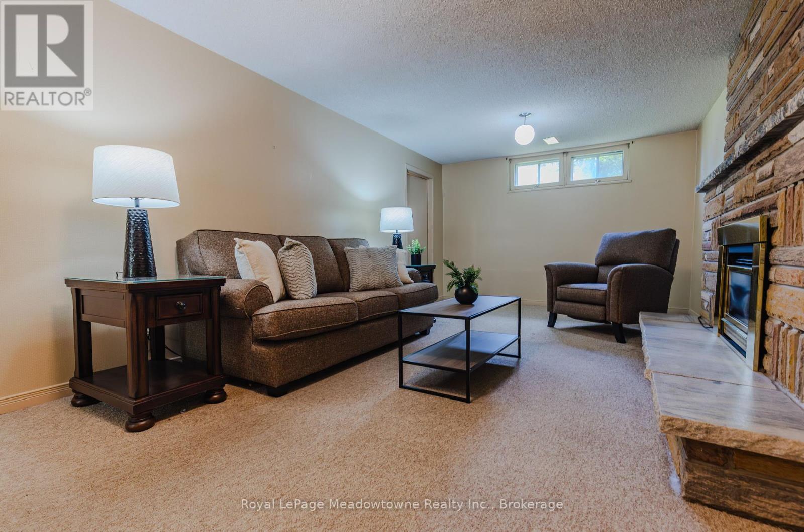 












840 CEDARBRAE AVENUE

,
Milton (DP Dorset Park),




Ontario
L9T3X1

