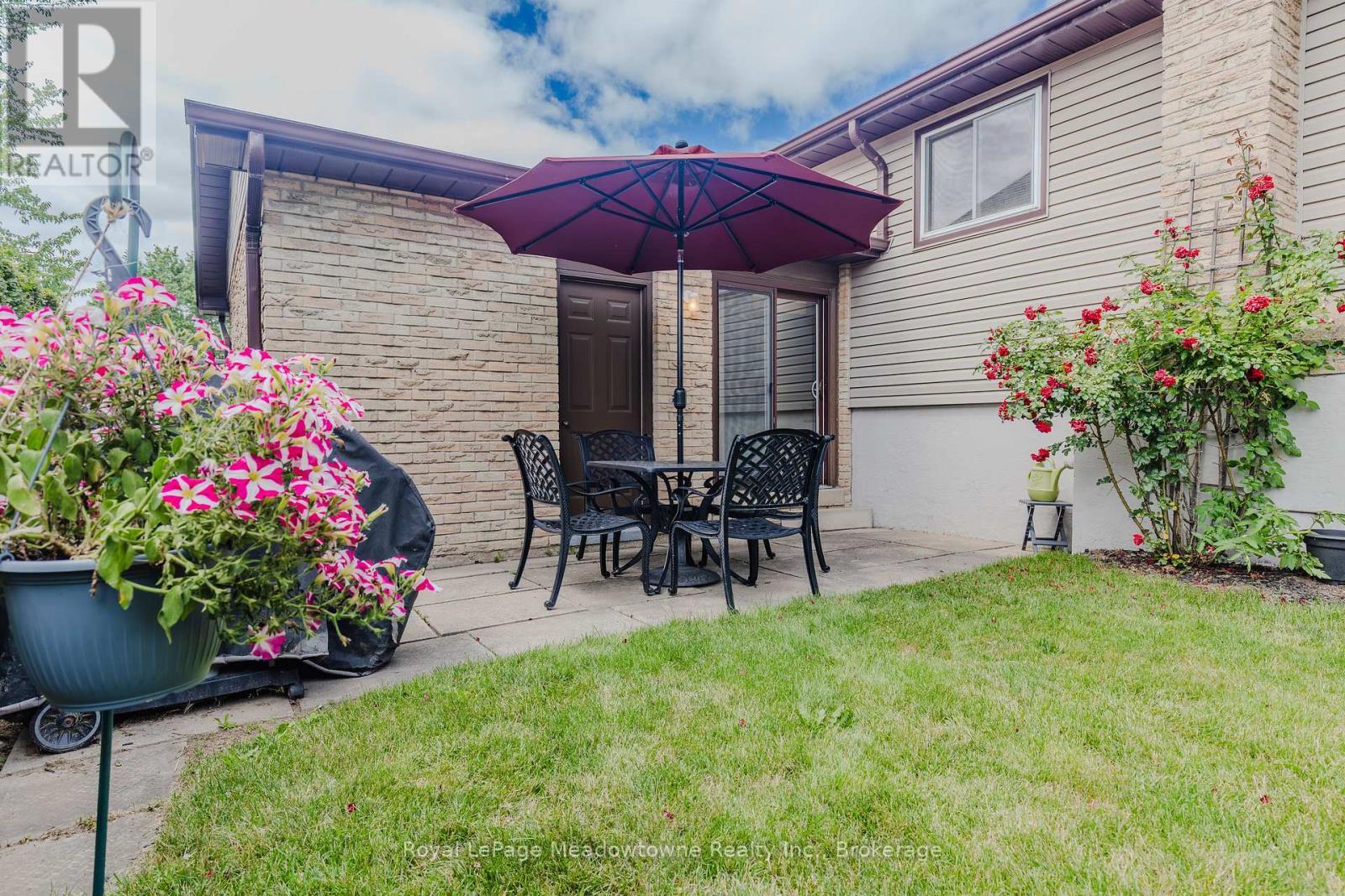 












840 CEDARBRAE AVENUE

,
Milton (DP Dorset Park),




Ontario
L9T3X1

