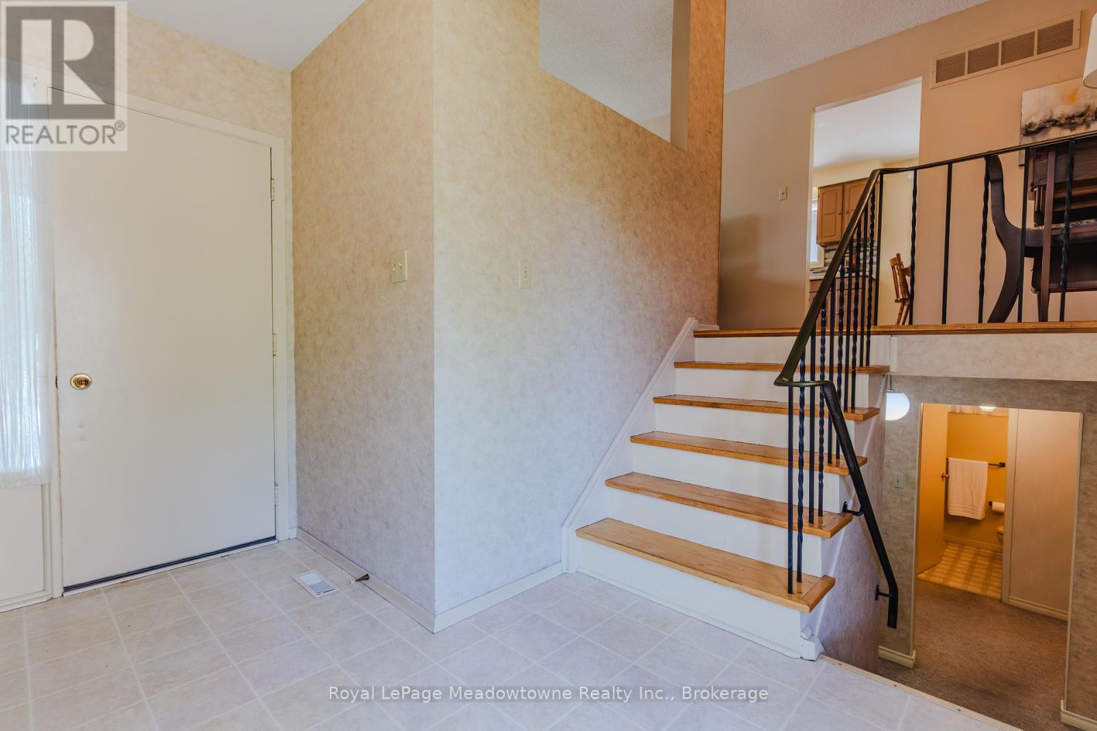 












840 CEDARBRAE AVENUE

,
Milton (DP Dorset Park),




Ontario
L9T3X1

