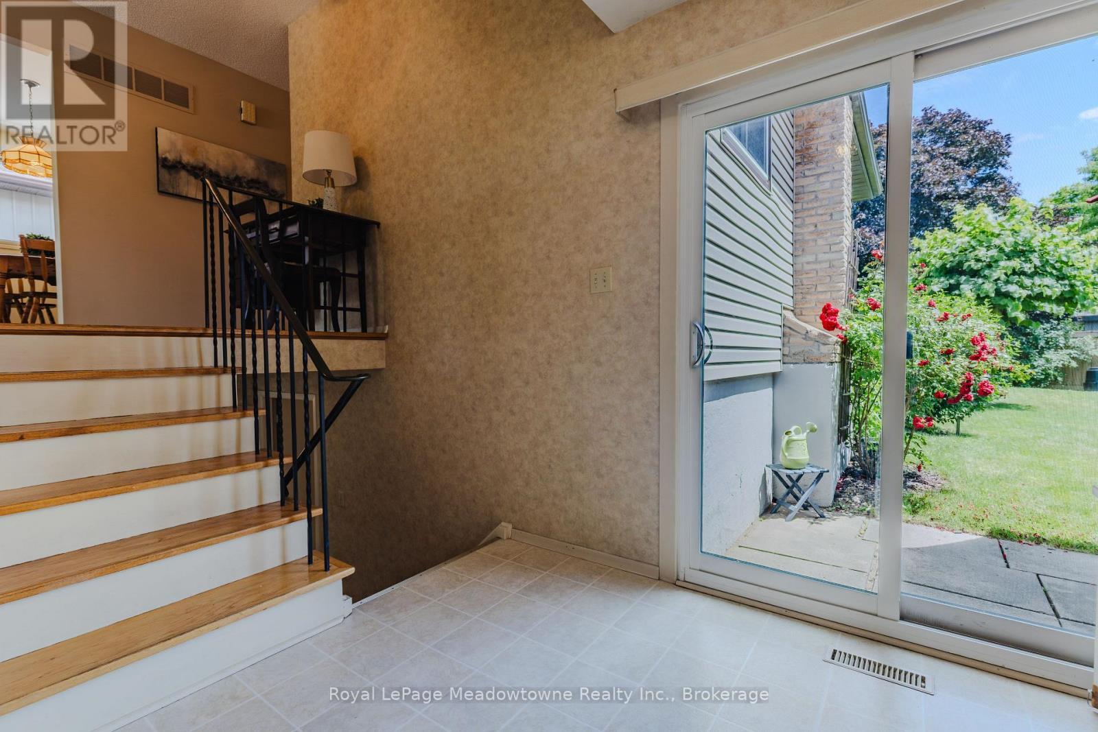 












840 CEDARBRAE AVENUE

,
Milton (DP Dorset Park),




Ontario
L9T3X1

