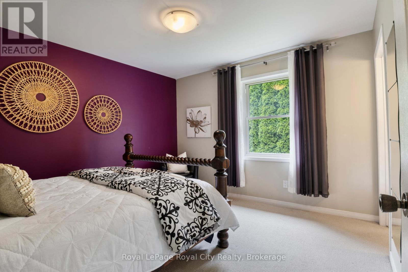 












495 HILL STREET E

,
Centre Wellington (Fergus),




Ontario
N1M1H6

