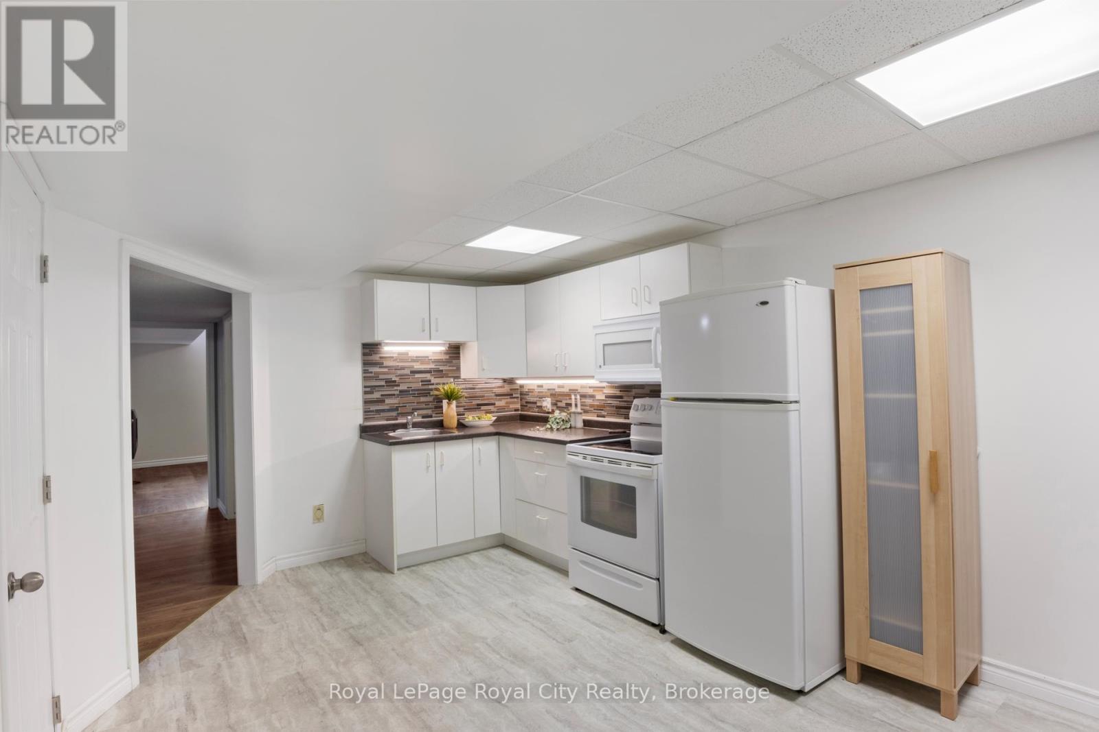 












495 HILL STREET E

,
Centre Wellington (Fergus),




Ontario
N1M1H6

