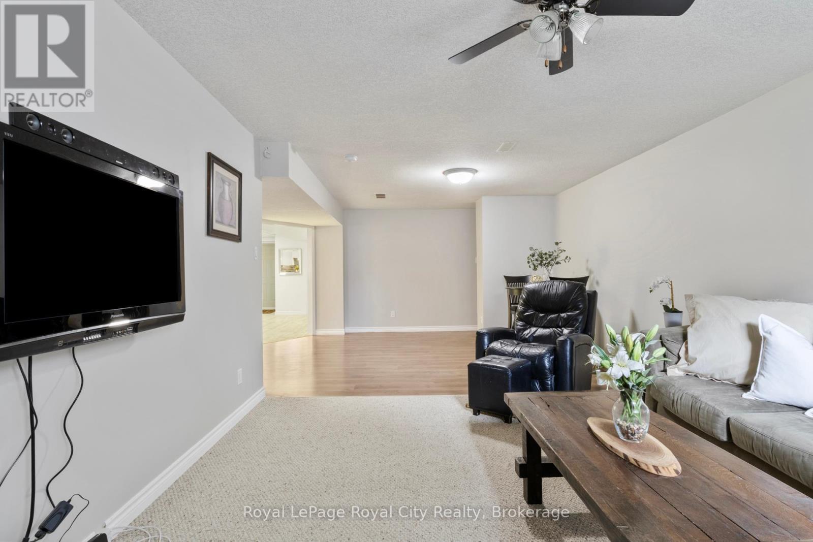 












495 HILL STREET E

,
Centre Wellington (Fergus),




Ontario
N1M1H6

