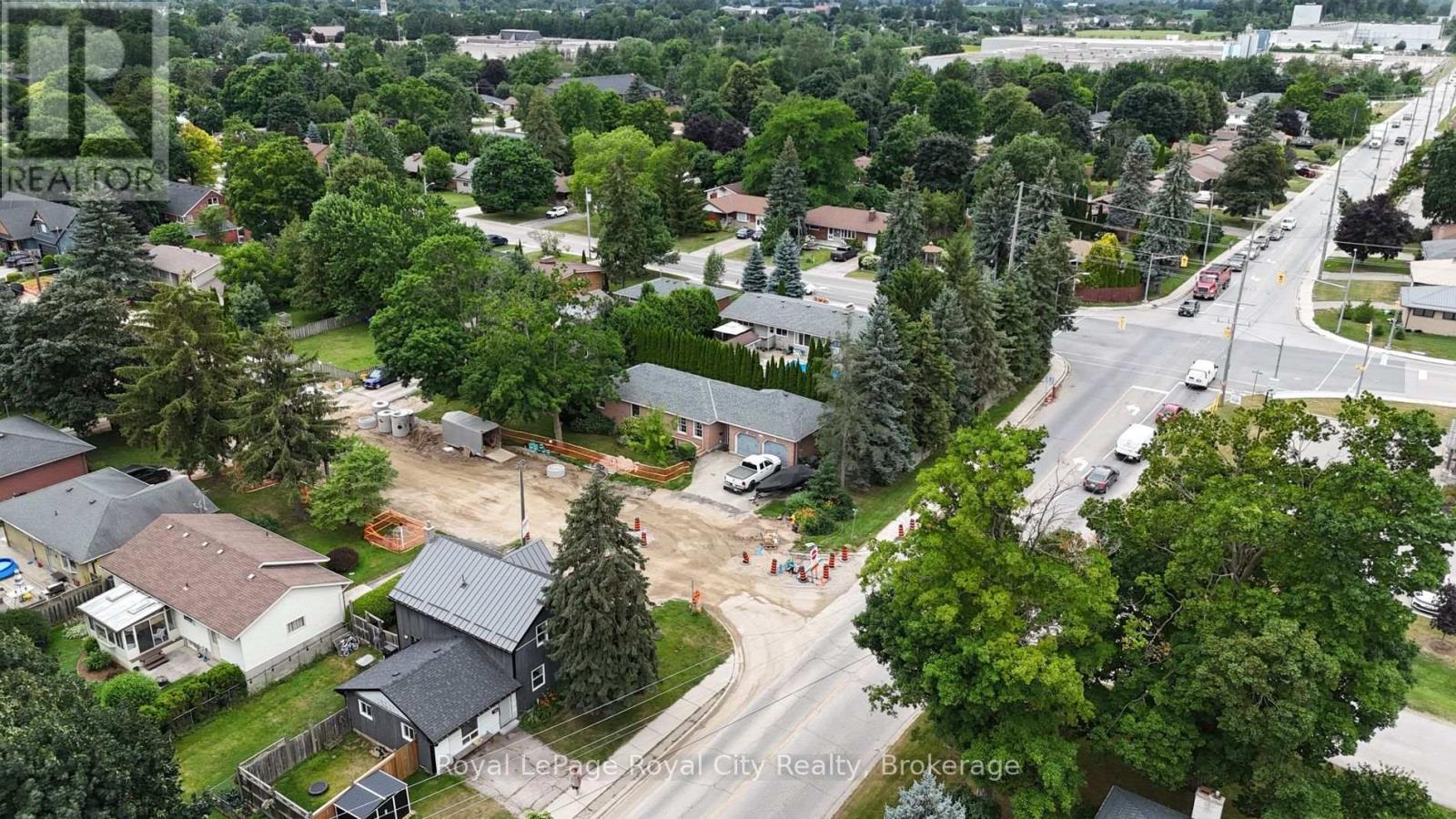 












495 HILL STREET E

,
Centre Wellington (Fergus),




Ontario
N1M1H6

