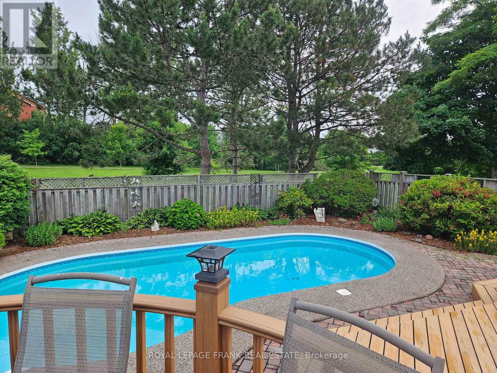 












27 POPLAR PARK CRESCENT N

,
Scugog (Port Perry),




Ontario
L9L1E3

