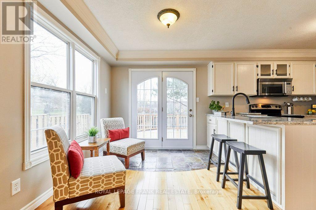 












27 POPLAR PARK CRESCENT N

,
Scugog (Port Perry),




Ontario
L9L1E3

