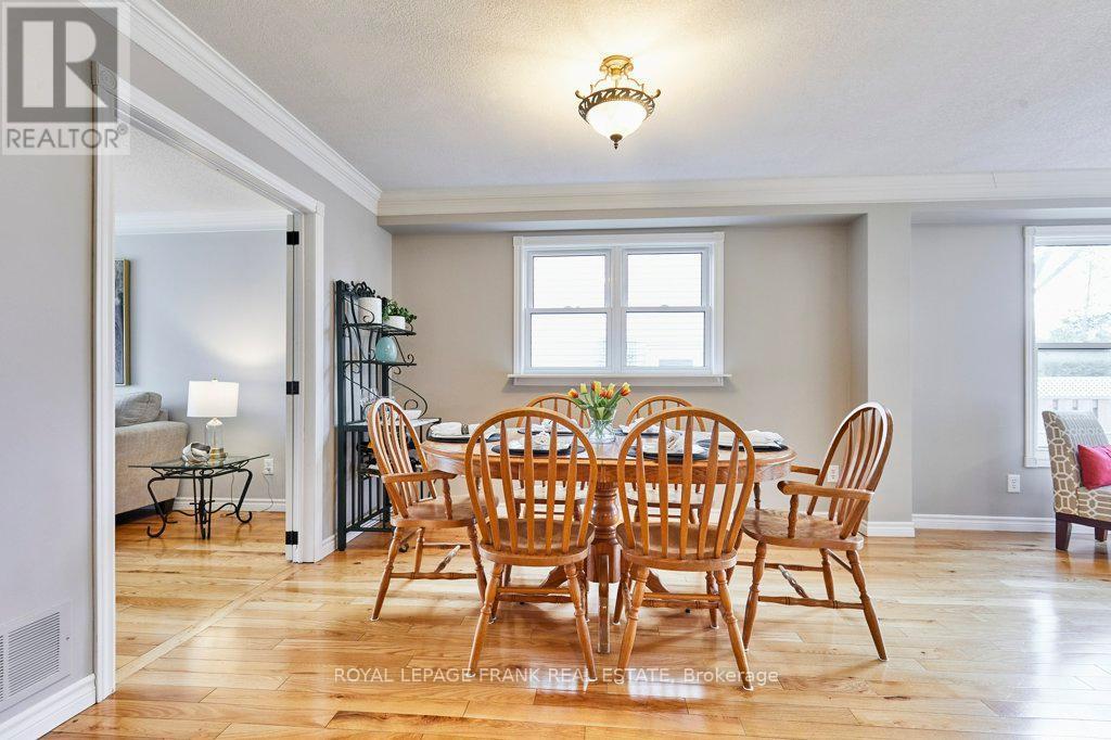 












27 POPLAR PARK CRESCENT N

,
Scugog (Port Perry),




Ontario
L9L1E3

