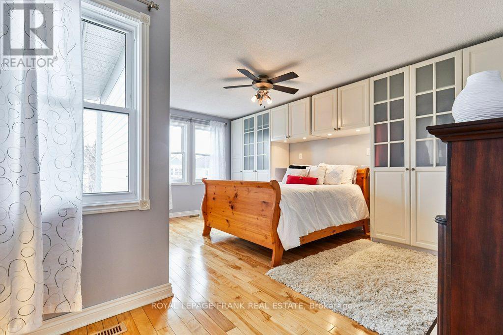 












27 POPLAR PARK CRESCENT N

,
Scugog (Port Perry),




Ontario
L9L1E3

