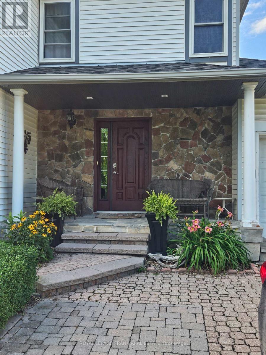 












27 POPLAR PARK CRESCENT N

,
Scugog (Port Perry),




Ontario
L9L1E3

