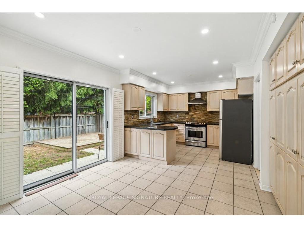 









584


Doubletree

Lane,
Newmarket,




ON
L3X 2K6

