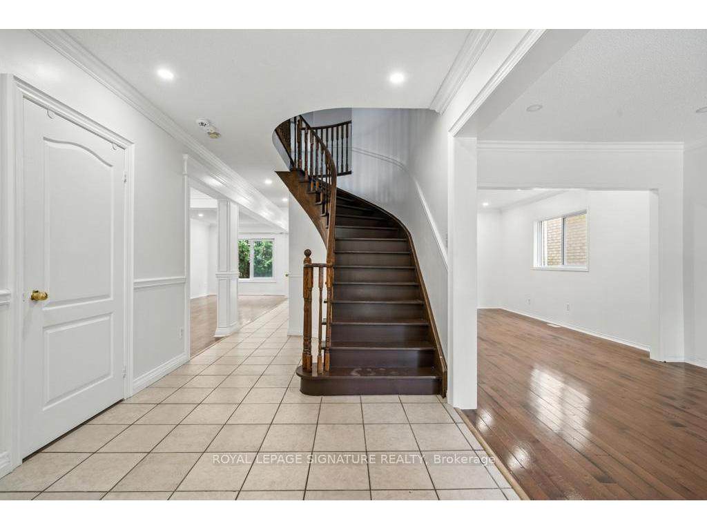 









584


Doubletree

Lane,
Newmarket,




ON
L3X 2K6

