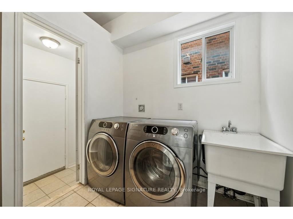 









584


Doubletree

Lane,
Newmarket,




ON
L3X 2K6

