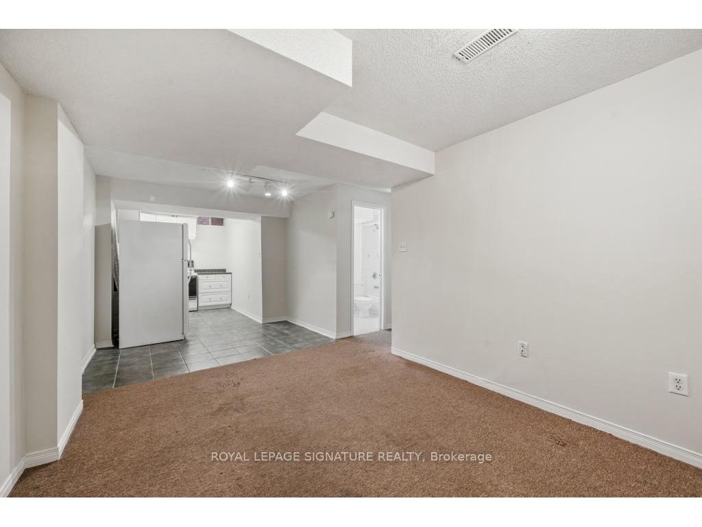









584


Doubletree

Lane,
Newmarket,




ON
L3X 2K6


