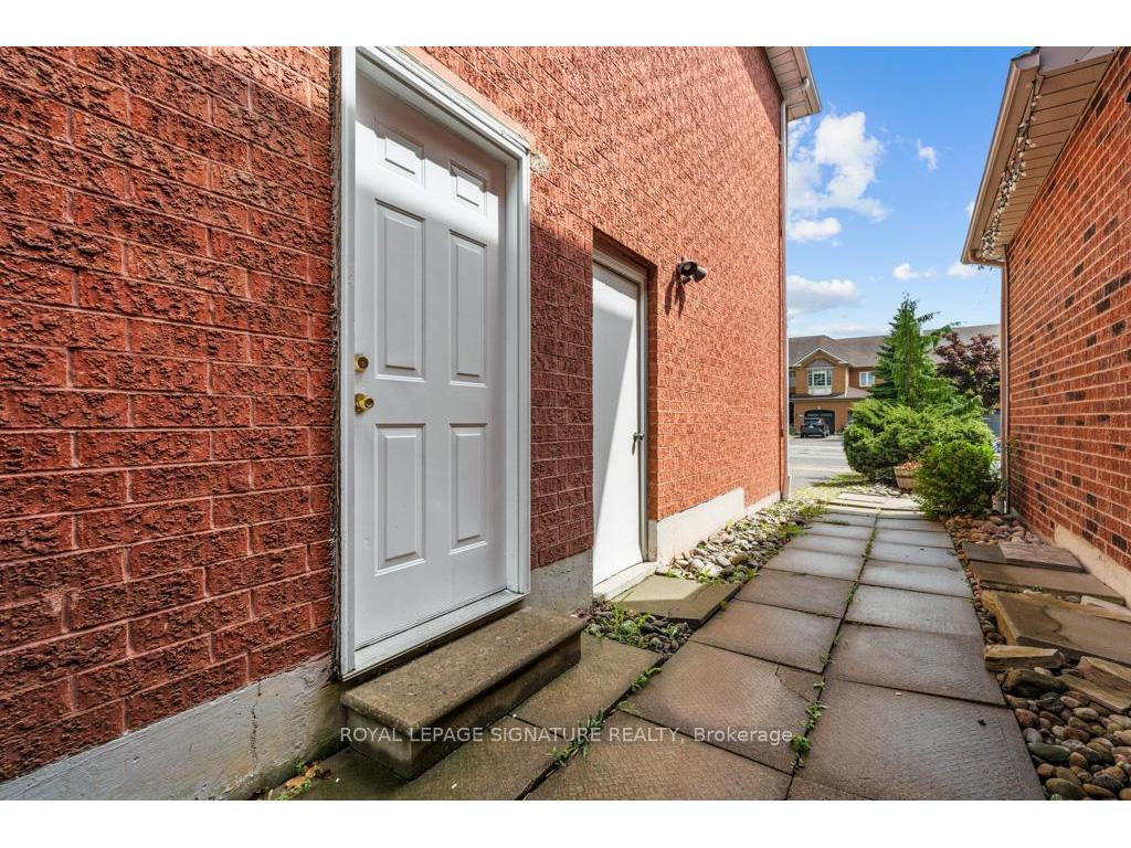









584


Doubletree

Lane,
Newmarket,




ON
L3X 2K6

