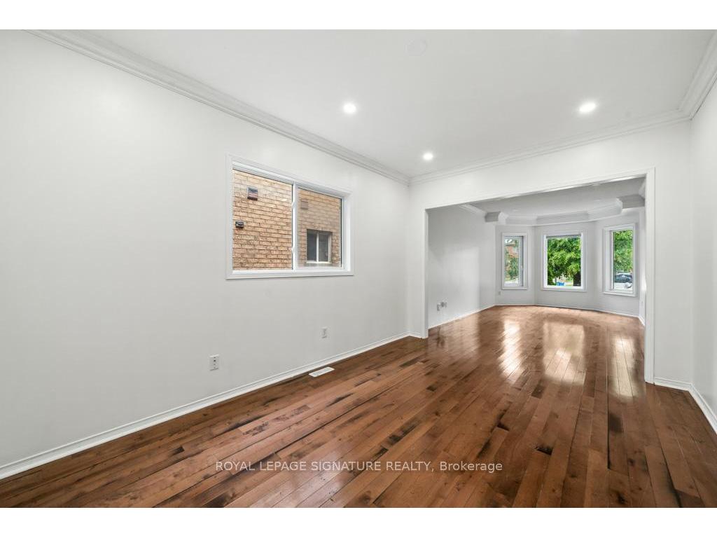 









584


Doubletree

Lane,
Newmarket,




ON
L3X 2K6

