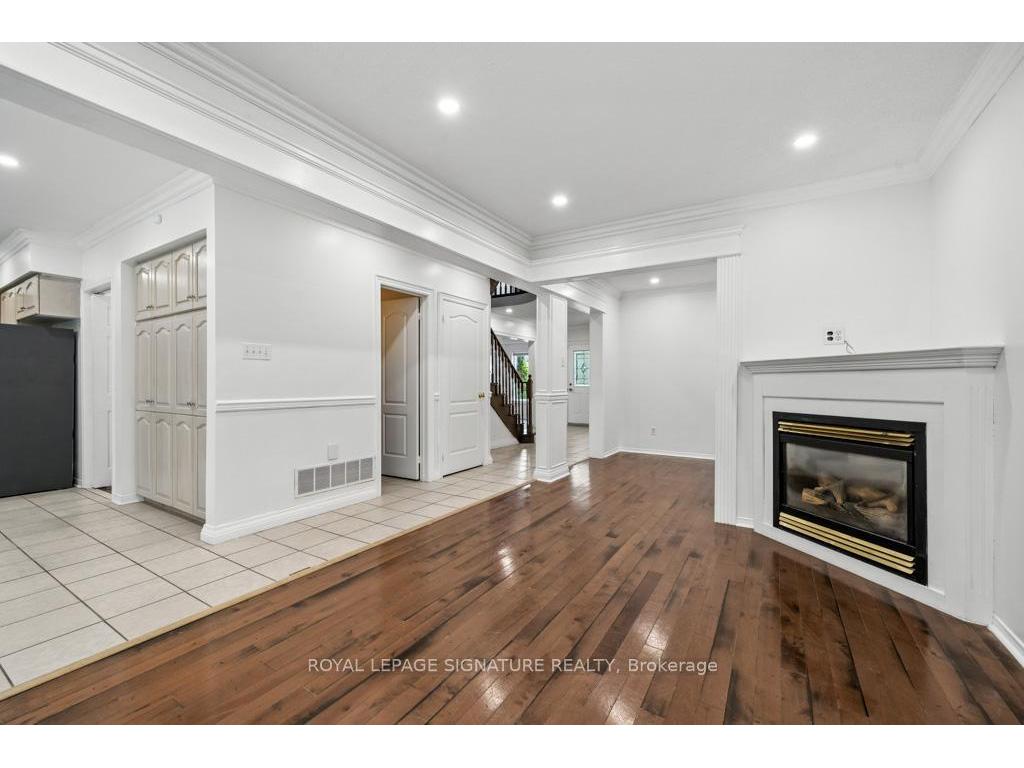 









584


Doubletree

Lane,
Newmarket,




ON
L3X 2K6

