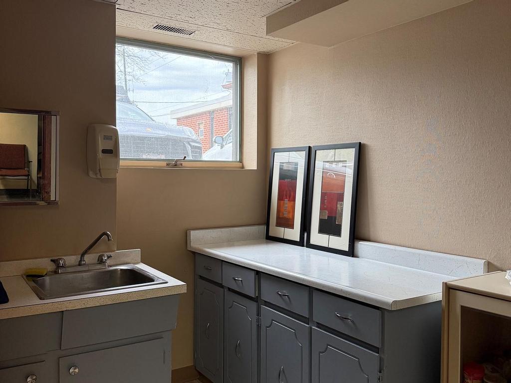 









33


King

Street West, WL2,
Caledon,




ON
L7E 1C7

