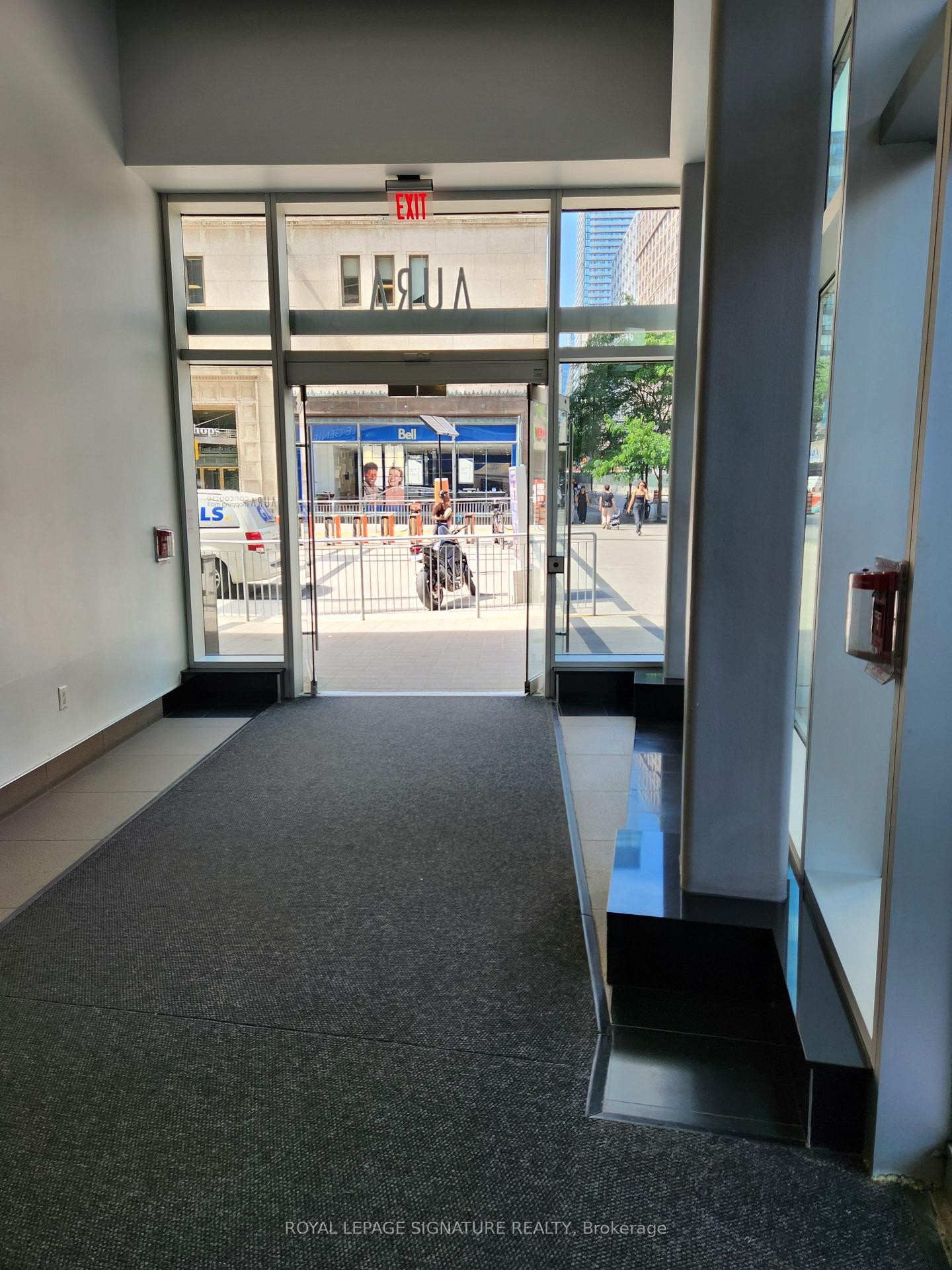 









384


Yonge

Street, 47,
Toronto,




ON
M5G 2K2

