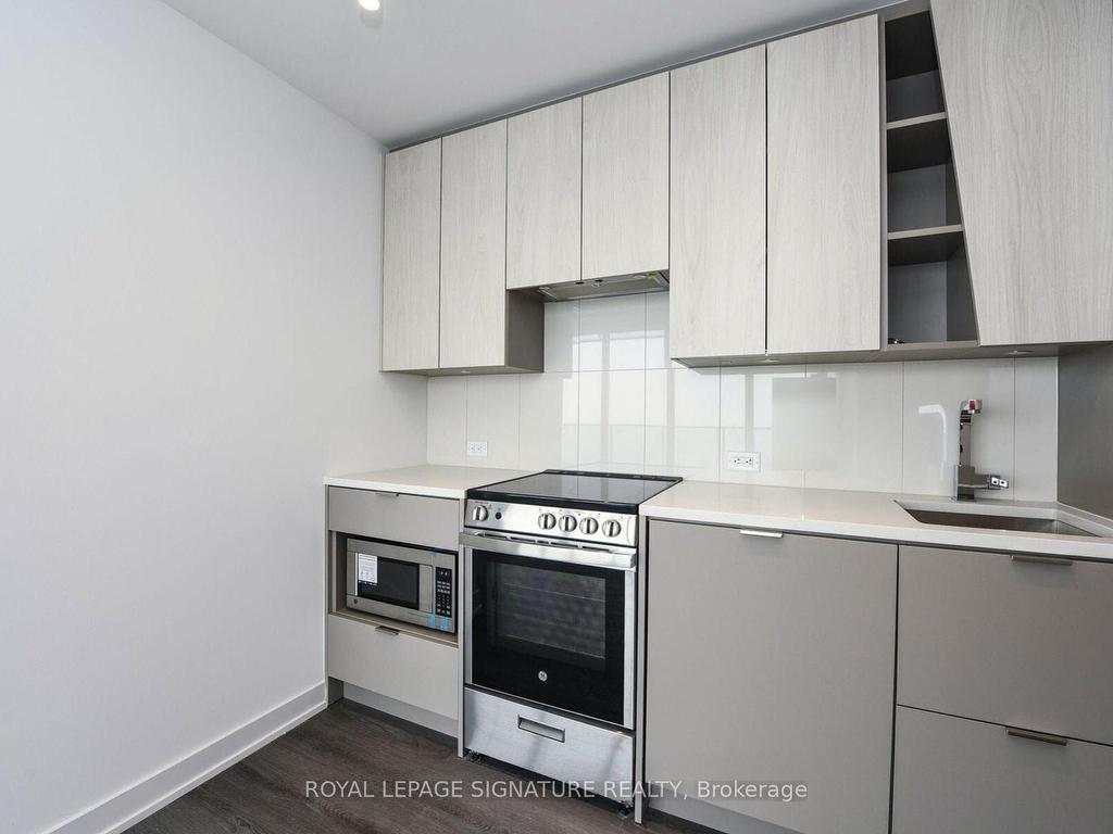 









3883


Quartz

Road, 3504,
Mississauga,




ON
L5B 4M6


