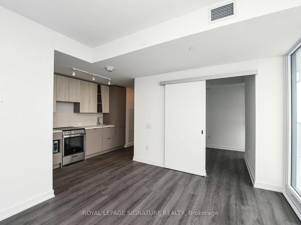 









3883


Quartz

Road, 3504,
Mississauga,




ON
L5B 4M6

