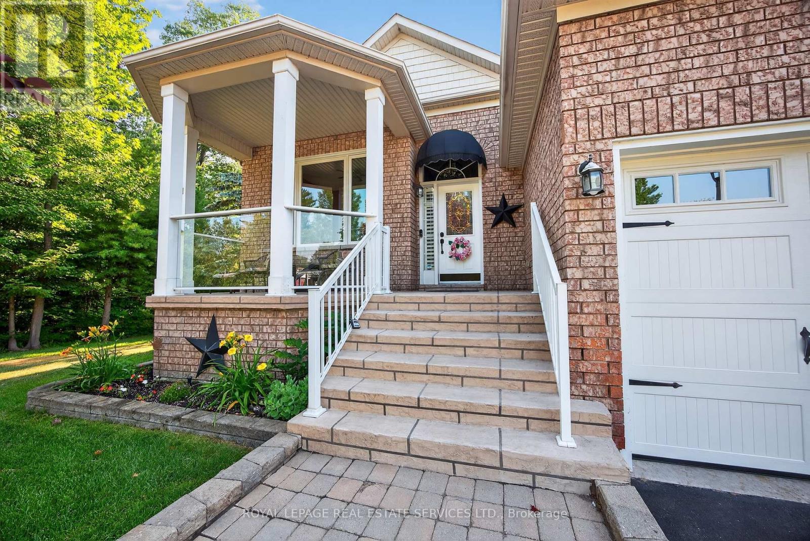 












17 NORTHWOOD DRIVE

,
Wasaga Beach,




Ontario
L9Z3B5

