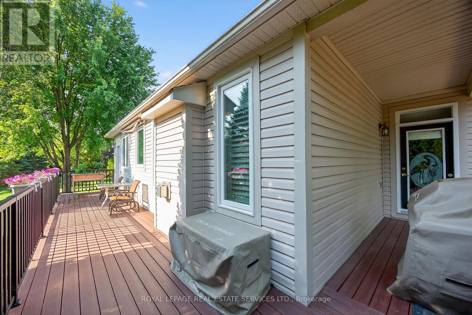 












17 NORTHWOOD DRIVE

,
Wasaga Beach,




Ontario
L9Z3B5

