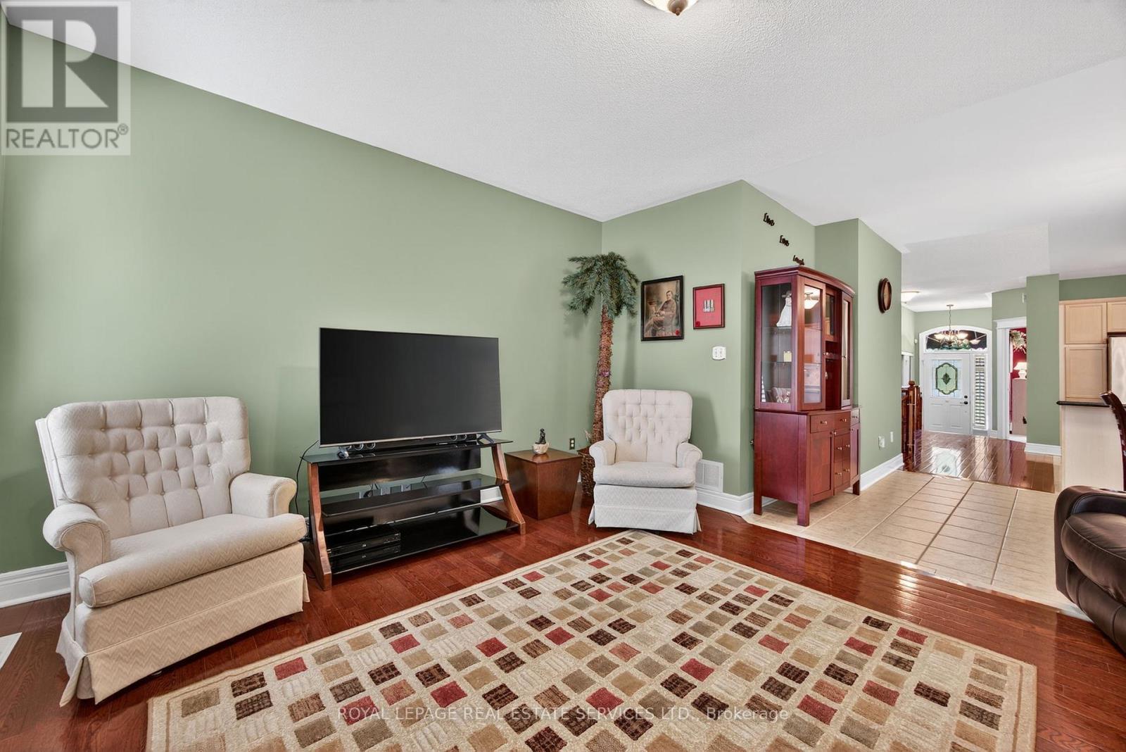 












17 NORTHWOOD DRIVE

,
Wasaga Beach,




Ontario
L9Z3B5

