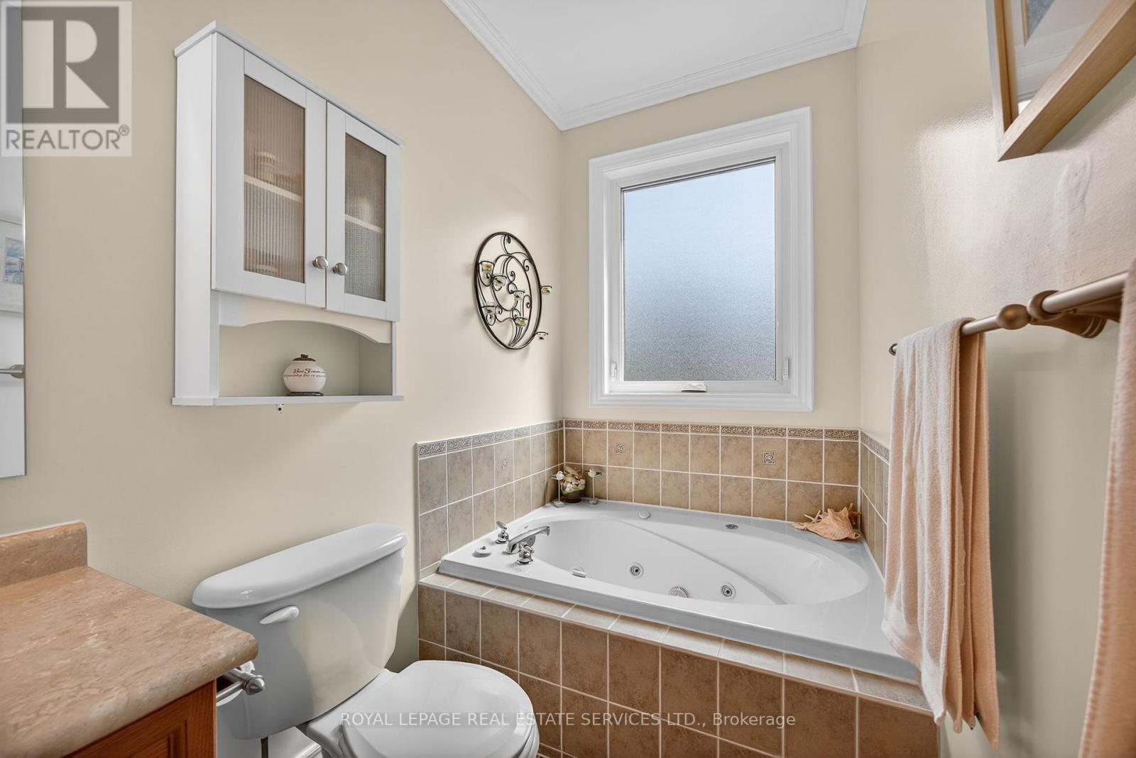 












17 NORTHWOOD DRIVE

,
Wasaga Beach,




Ontario
L9Z3B5

