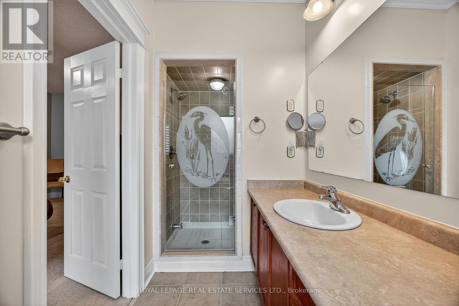 












17 NORTHWOOD DRIVE

,
Wasaga Beach,




Ontario
L9Z3B5

