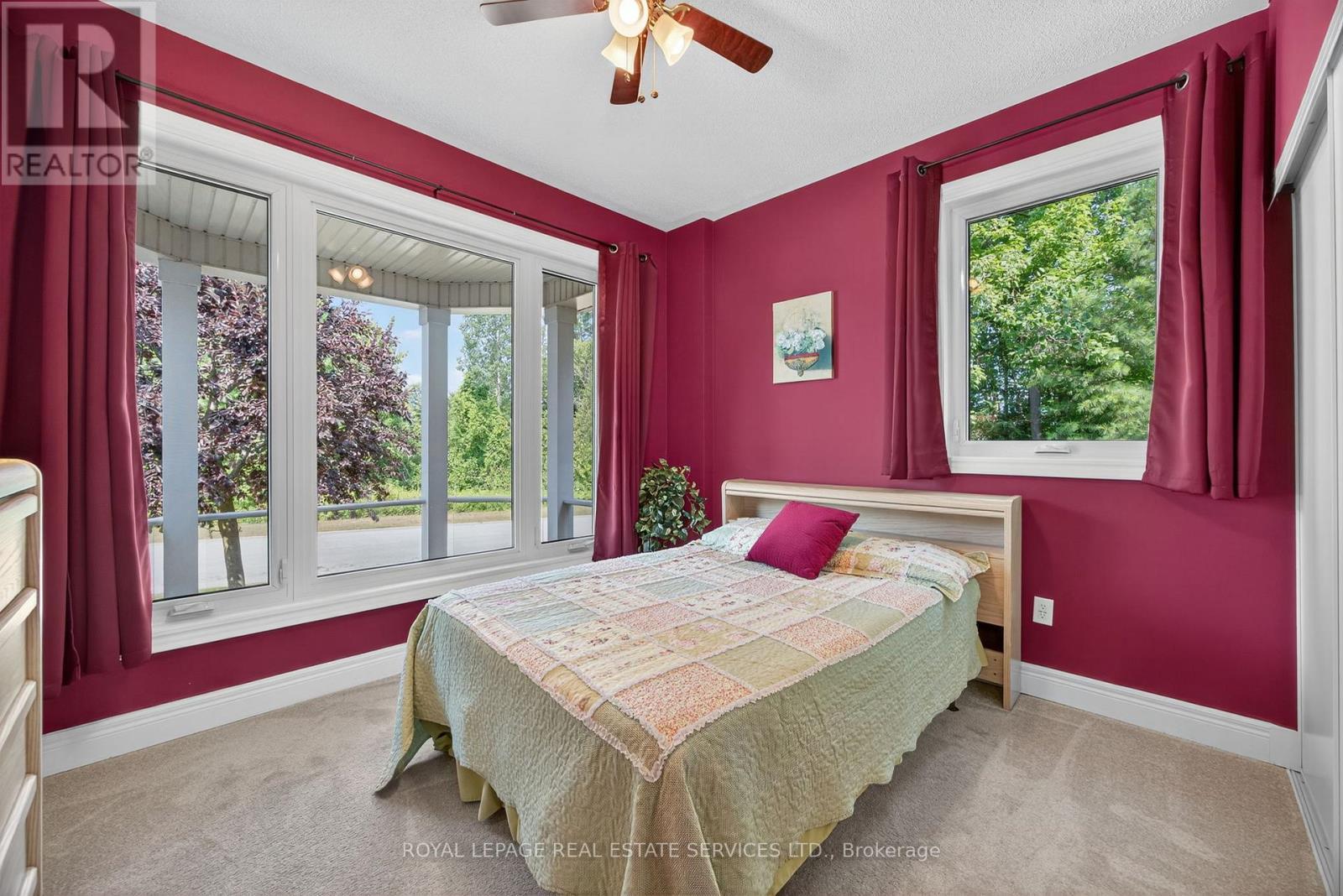 












17 NORTHWOOD DRIVE

,
Wasaga Beach,




Ontario
L9Z3B5

