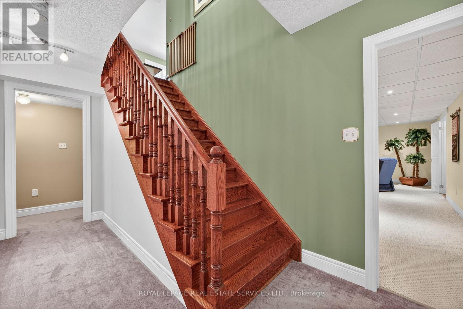 












17 NORTHWOOD DRIVE

,
Wasaga Beach,




Ontario
L9Z3B5


