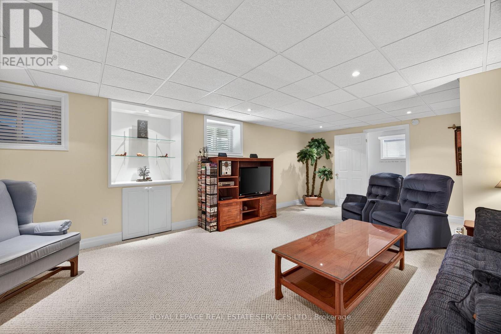 












17 NORTHWOOD DRIVE

,
Wasaga Beach,




Ontario
L9Z3B5

